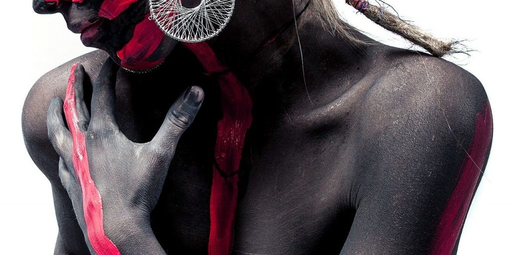 woman-438434_1280